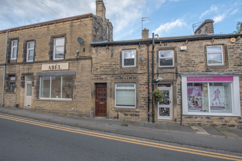 Click the photo for more details of & 18a Briggate, Silsden