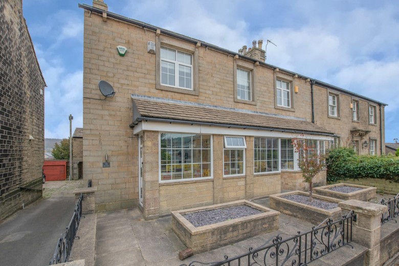 Click the photo for more details of Keighley Road, 15 Keighley Road, Cross Hills